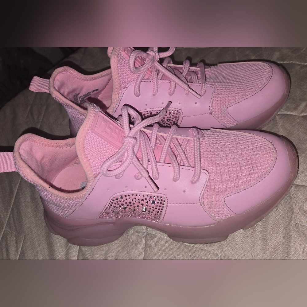 Steve Madden Bubblegum Pink Women's Sneakers - Picture 2 of 6